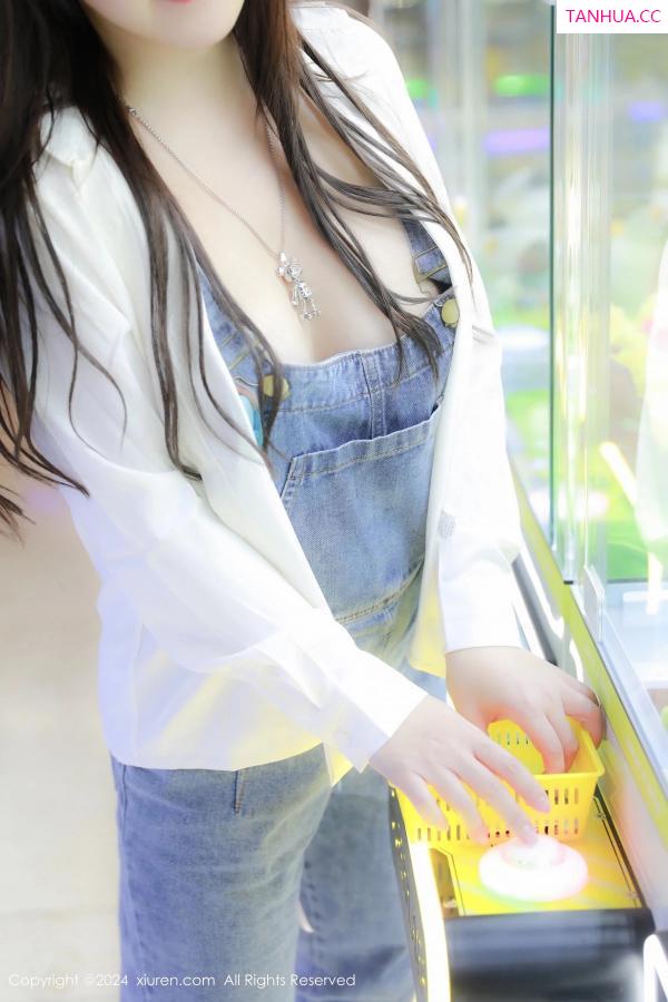   [XiuRen]高清写真图 2024.02.07 No.8087 小薯条nienie 美腿性感第15张图片